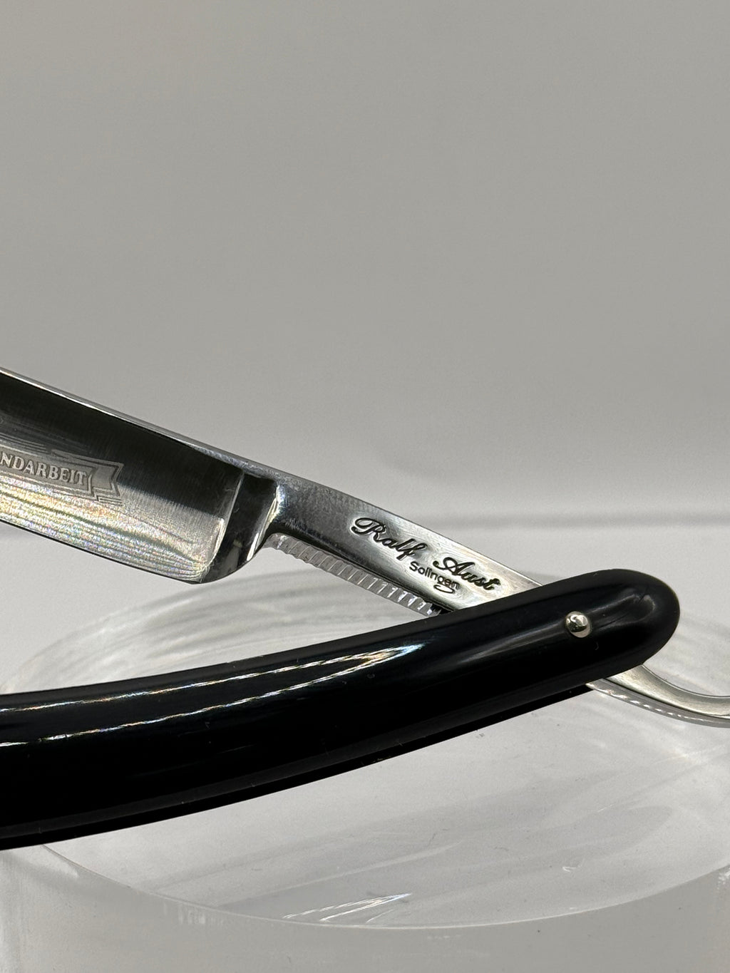 Ralf Aust Rasiermesser - Edition Rundkopf 5/8" in 4 Griffvarianten