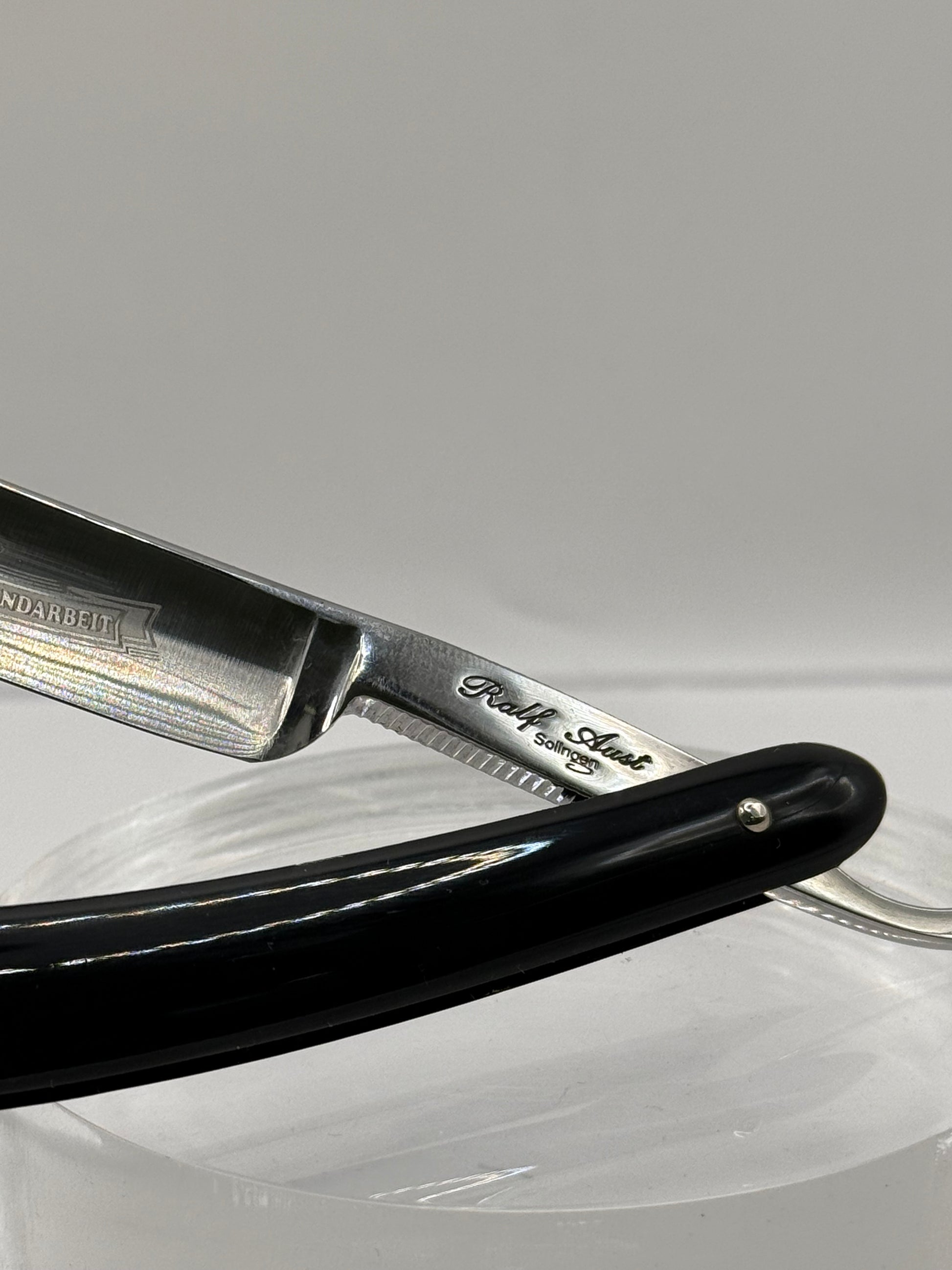 Ralf Aust Rasiermesser - Edition Rundkopf 5/8" in 4 Griffvarianten