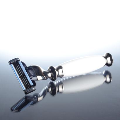 Hans Baier Razor Gillette White